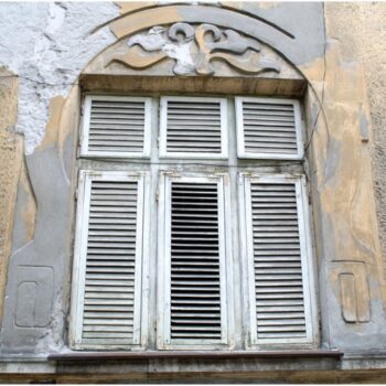 Comment réparer la pourriture du bois sur vos portes et fenêtres : guide pratique