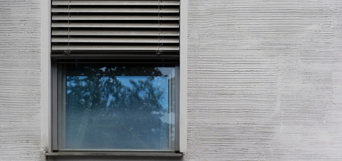 Manuels ou motorisés ? Bien choisir ses volets roulants en fonction de ses besoins