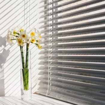 Quels matériaux choisir pour vos volets roulants : PVC, aluminium ou bois ?