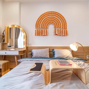 Pourquoi choisir des meubles en bois pour une chambre chaleureuse ?